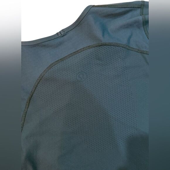 Lululemon Zoned In Long Sleeve - Picture 5 of 6